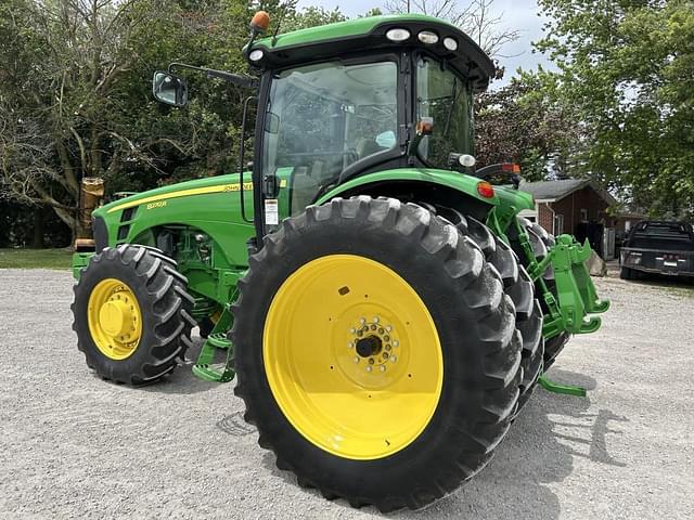 Image of John Deere 8270R equipment image 4