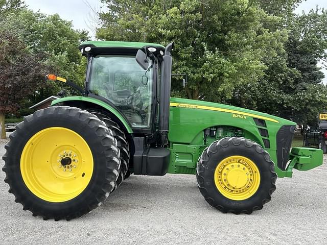 Image of John Deere 8270R equipment image 3
