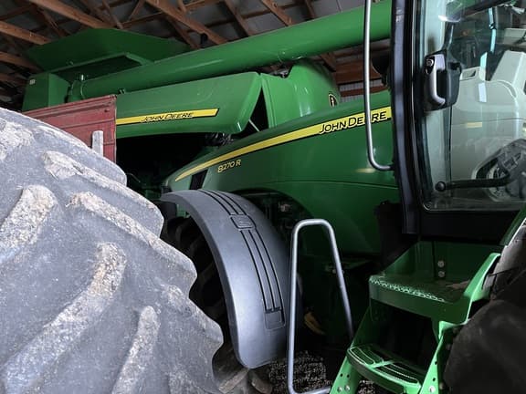 Image of John Deere 8270R equipment image 1
