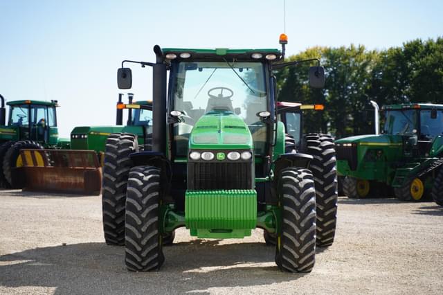 Image of John Deere 8270R equipment image 1