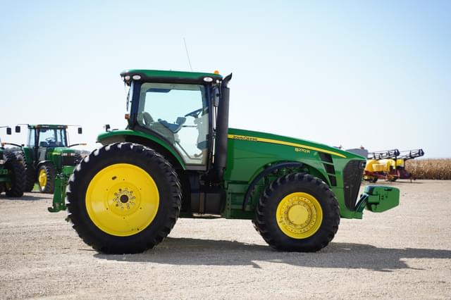 Image of John Deere 8270R equipment image 3