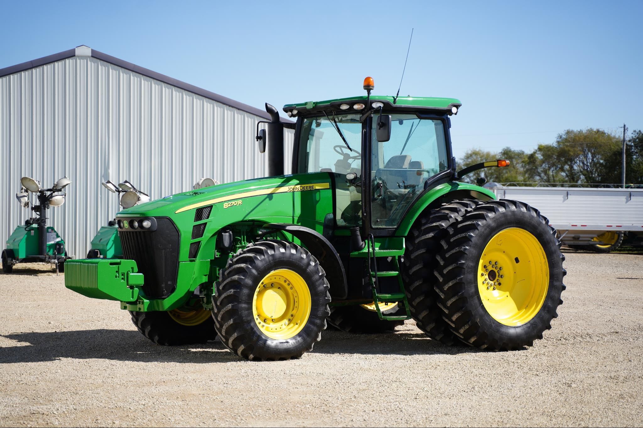 2010 John Deere 8270R Equipment Image0