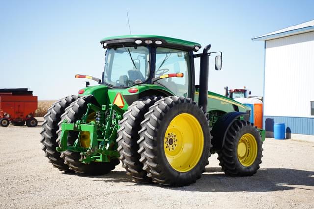 Image of John Deere 8270R equipment image 4