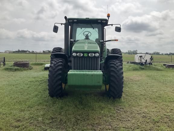 Image of John Deere 8270R equipment image 3