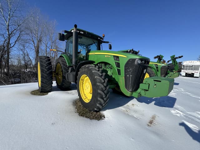 Image of John Deere 8270R equipment image 3