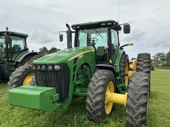 2010 John Deere 8270R Equipment Image0