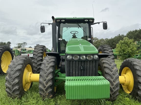 Image of John Deere 8270R equipment image 1