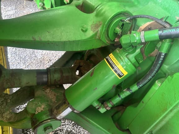 Image of John Deere 8270R equipment image 2