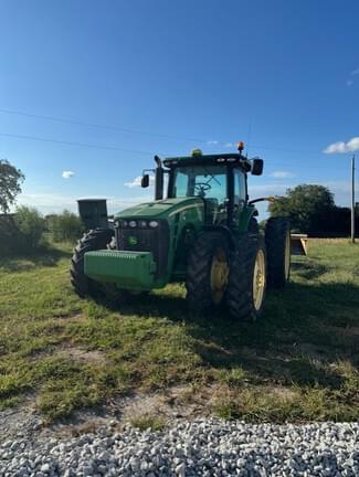 Image of John Deere 8270R equipment image 1