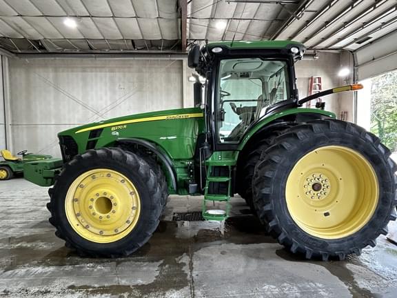 Image of John Deere 8270R equipment image 3