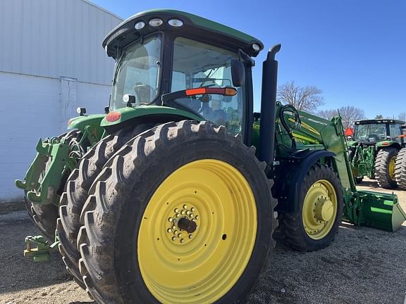 Image of John Deere 8270R equipment image 2