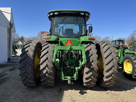 Image of John Deere 8270R equipment image 3