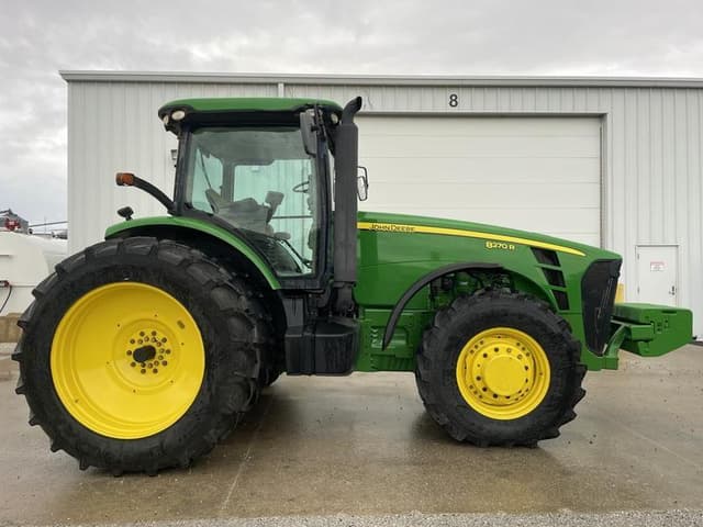 Image of John Deere 8270R equipment image 3