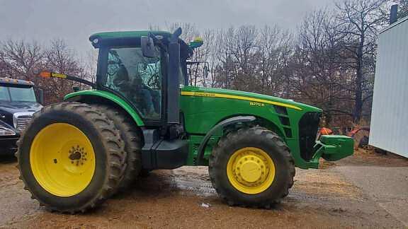 Image of John Deere 8270R equipment image 2