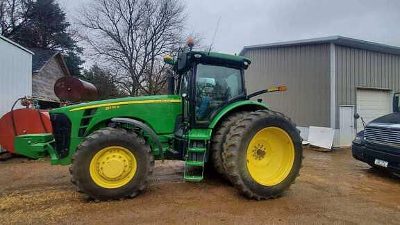 Image of John Deere 8270R Primary image