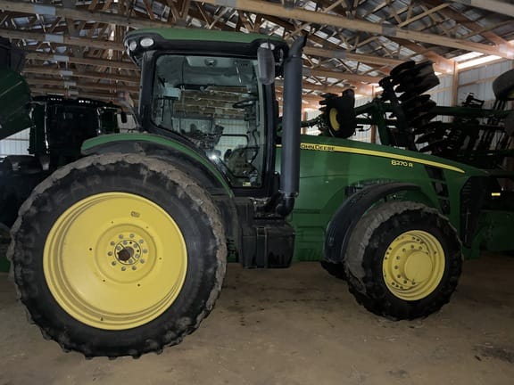 2010 John Deere 8270R Equipment Image0