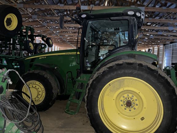 Image of John Deere 8270R equipment image 3