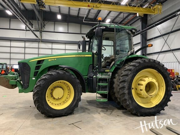 2009 John Deere 8270R Equipment Image0