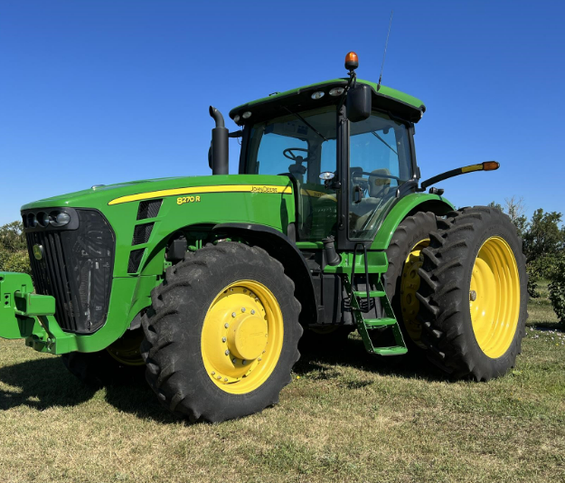 Main image John Deere 8270R