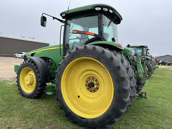 Image of John Deere 8270R equipment image 3