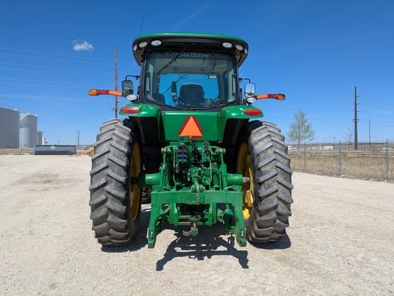 Image of John Deere 8270R equipment image 3