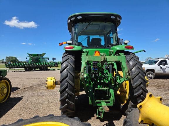 Image of John Deere 8270R equipment image 2
