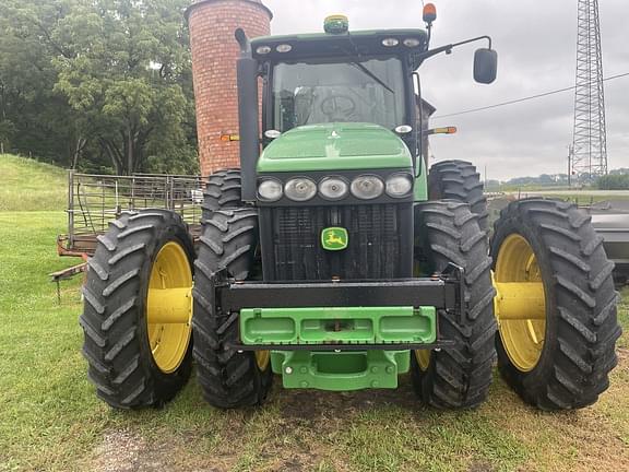 Image of John Deere 8270R equipment image 1