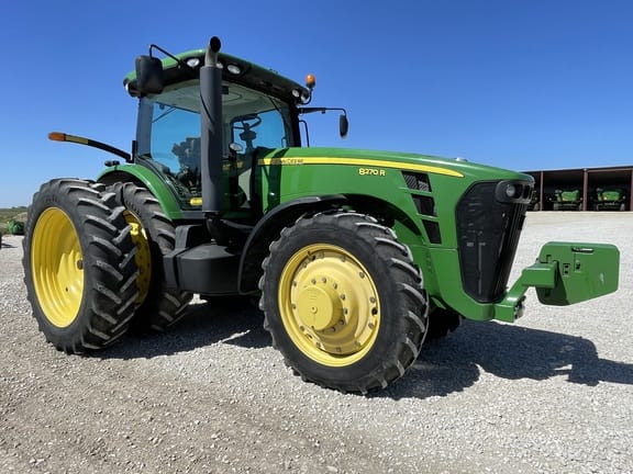Main image John Deere 8270R
