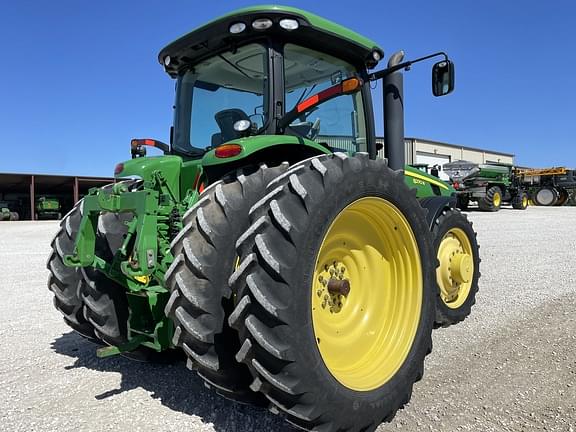 Image of John Deere 8270R equipment image 4