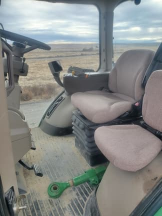 Image of John Deere 8270R equipment image 2