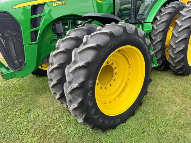 Image of John Deere 8270R equipment image 3