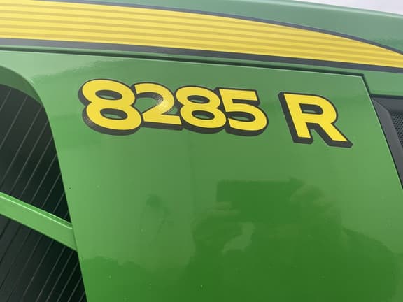 Image of John Deere 8285R equipment image 2