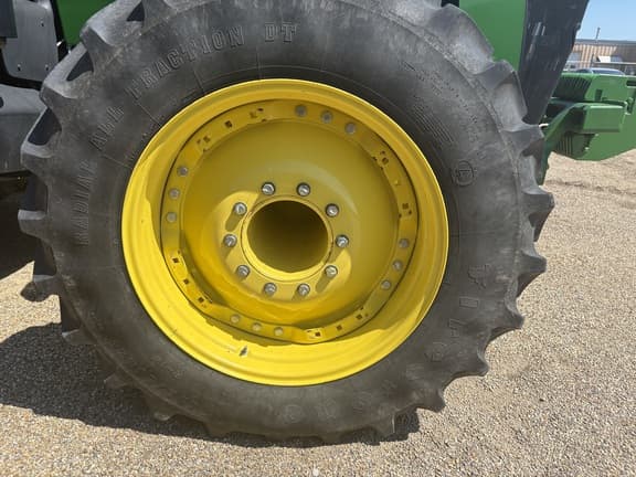 Image of John Deere 8285R equipment image 4