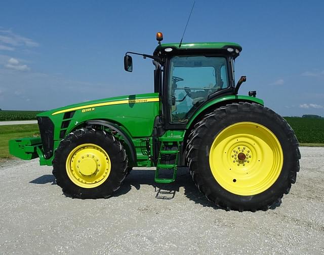 Image of John Deere 8295R equipment image 4