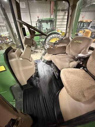 Image of John Deere 8295R equipment image 4