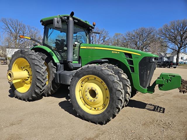 Image of John Deere 8295R equipment image 4
