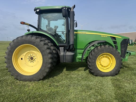 Image of John Deere 8295R equipment image 3