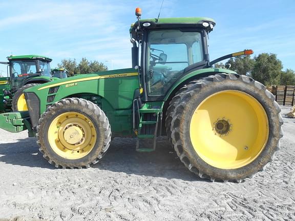 Image of John Deere 8295R equipment image 4