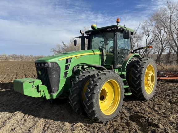 2010 John Deere 8295R Equipment Image0
