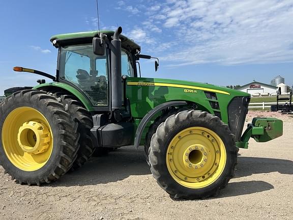 Image of John Deere 8295R equipment image 3