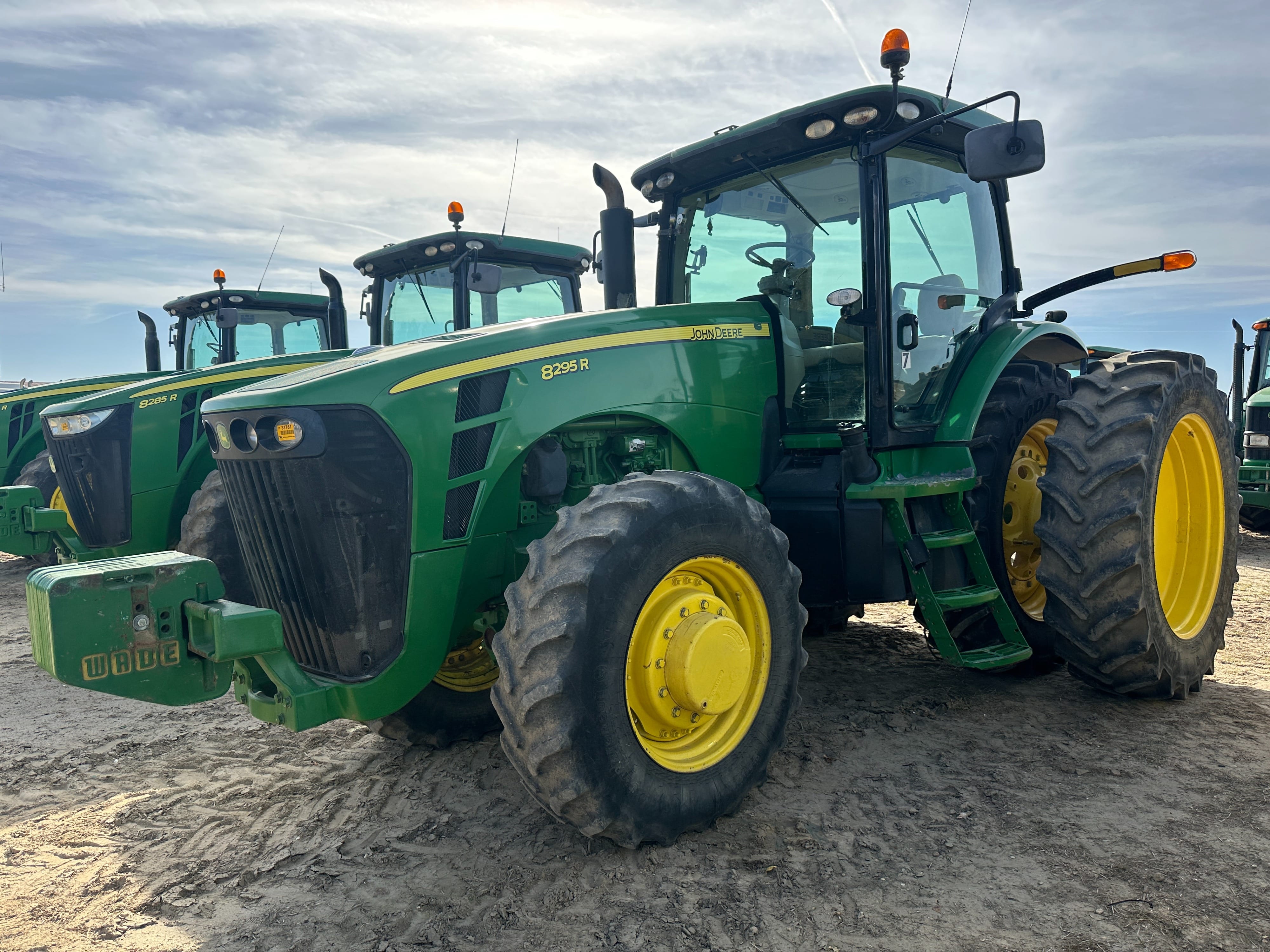 2010 John Deere 8295R Equipment Image0