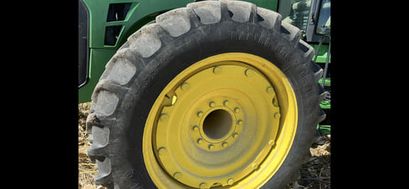 Image of John Deere 8320R equipment image 3