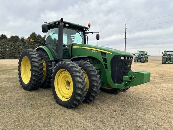 Image of John Deere 8320R equipment image 3