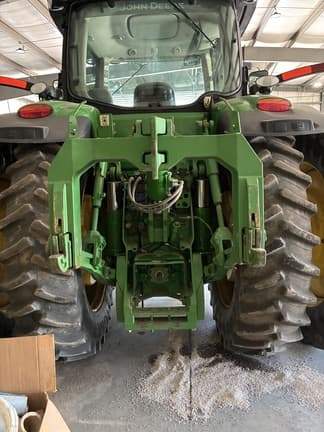 Image of John Deere 8320R equipment image 3