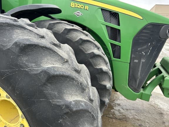 Image of John Deere 8320R equipment image 2
