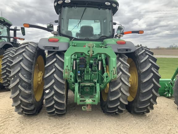 Image of John Deere 8320R equipment image 4