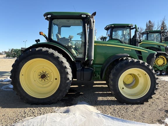 Image of John Deere 8320R equipment image 1