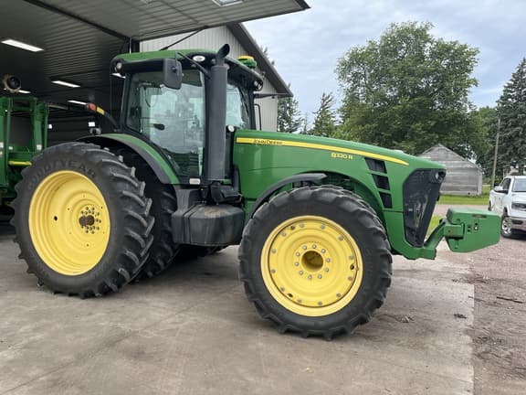 Image of John Deere 8320R equipment image 3