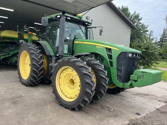 Image of John Deere 8320R equipment image 2