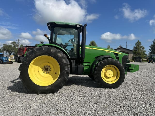 Image of John Deere 8320R equipment image 3